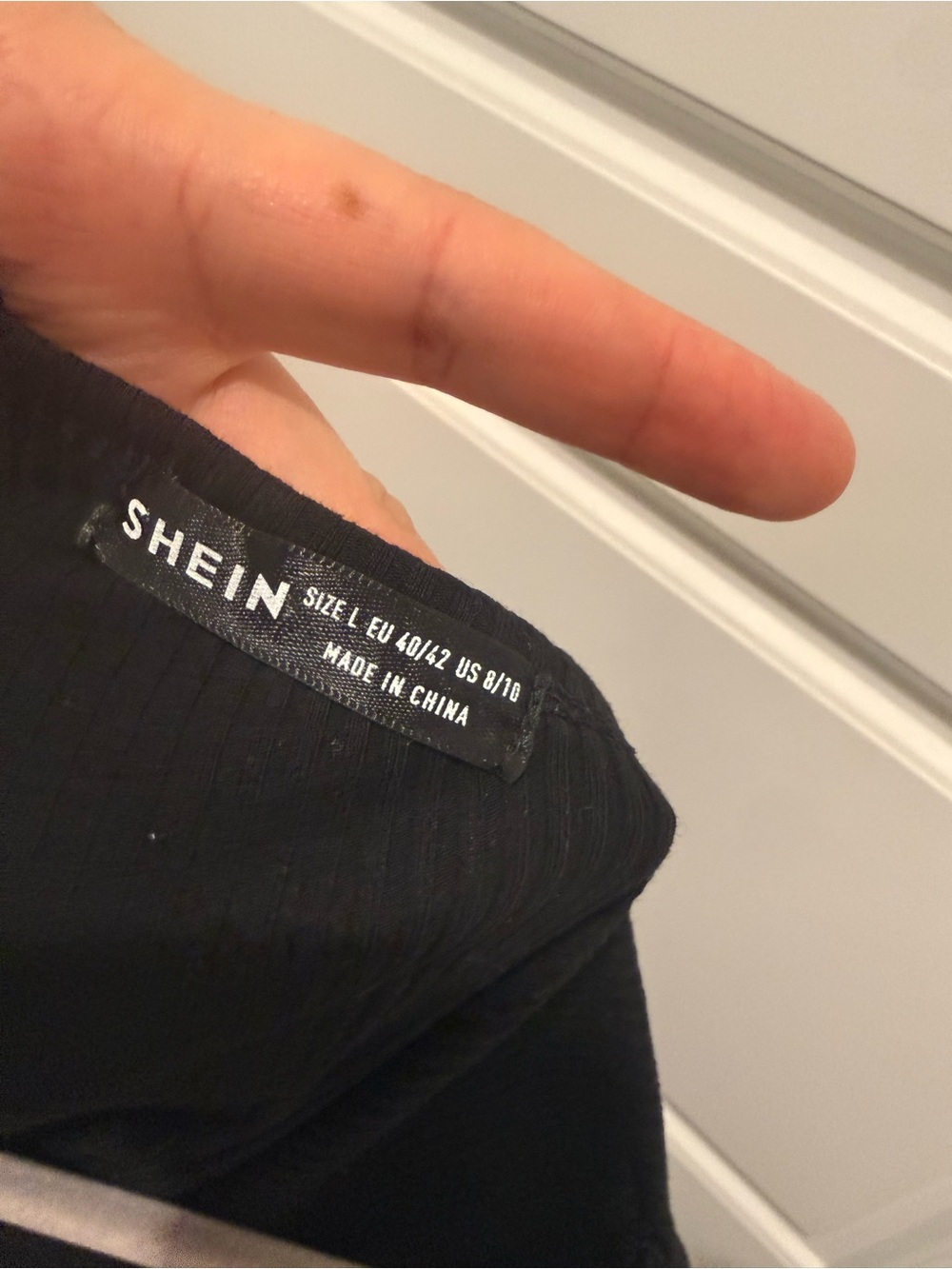 SHEIN Black Ribbed One-Shoulder Tank - Picture 2 of 2